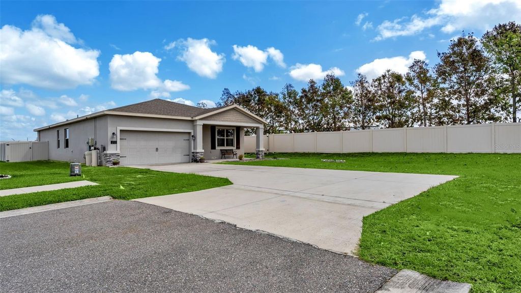 Photo of 212 Bergamot Loop, Davenport, FL 33837 (MLS # L4960910)