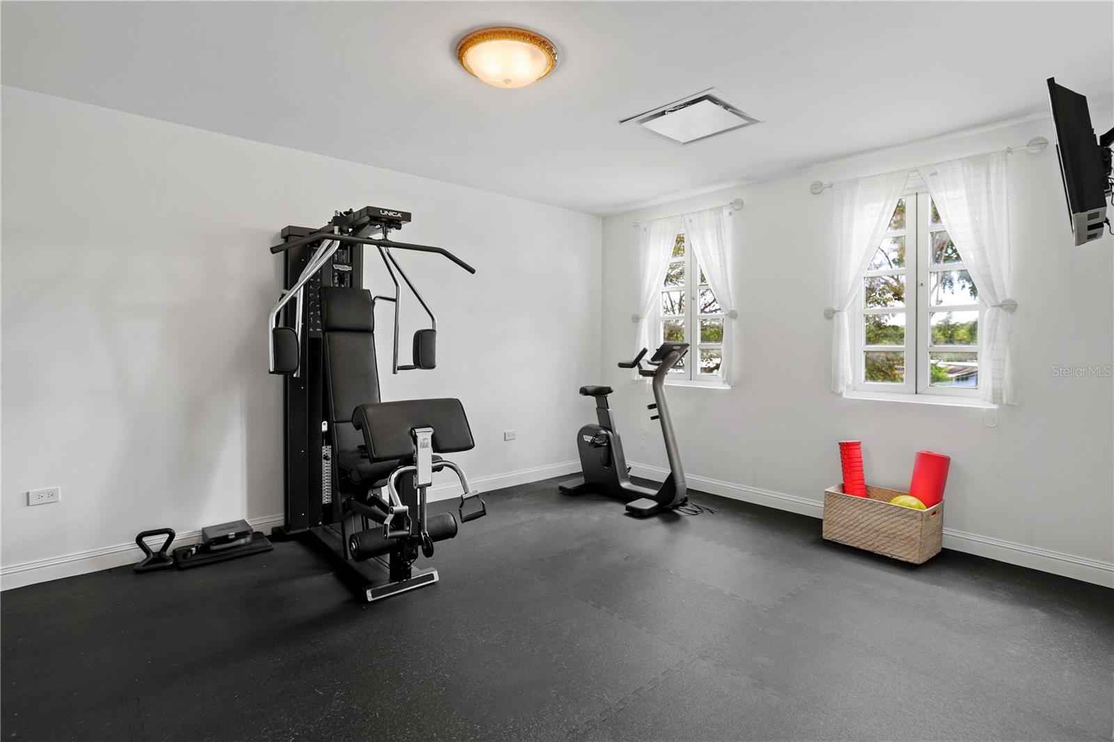 GARDEN HILLS - Residential