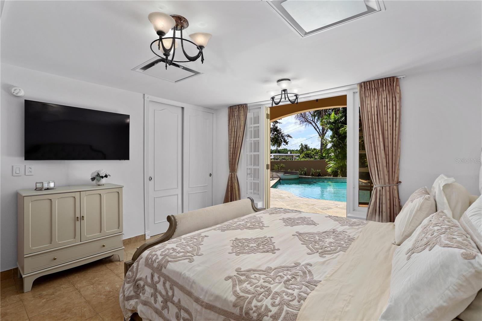 GARDEN HILLS - Residential