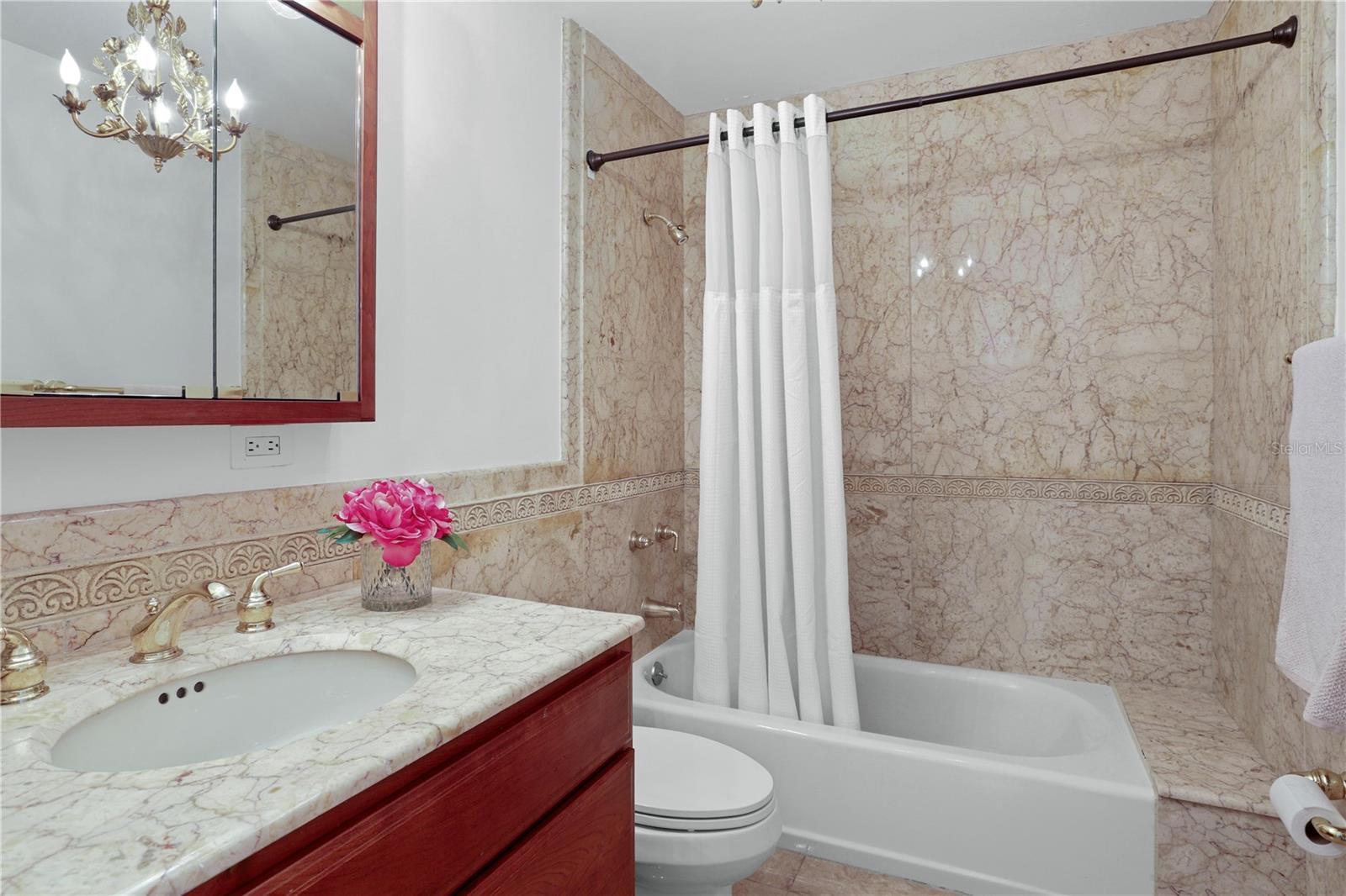 GARDEN HILLS - Residential