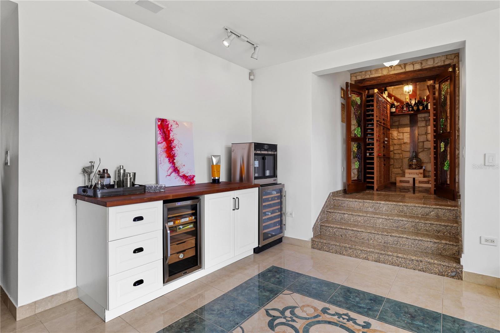 GARDEN HILLS - Residential