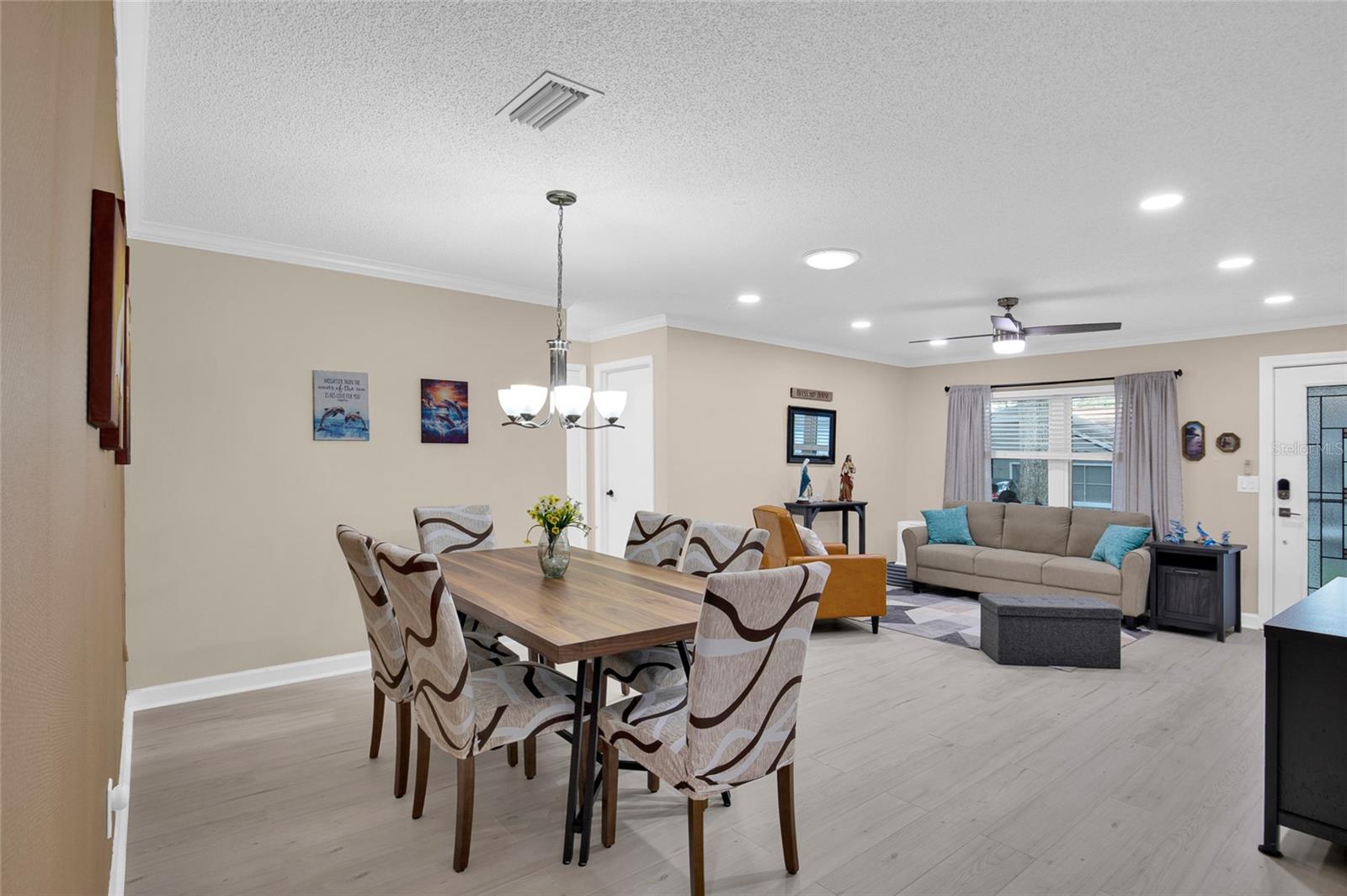 CIRCLE SQUARE WOODS - Residential