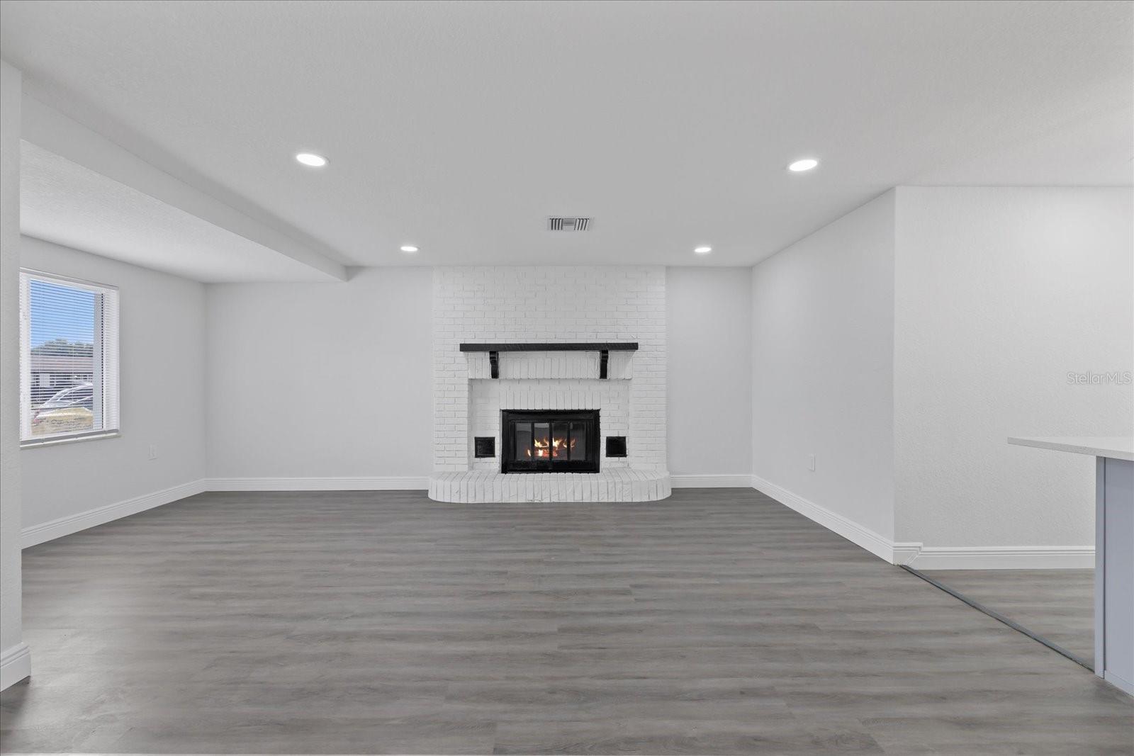 7107 LIMESTONE LANE