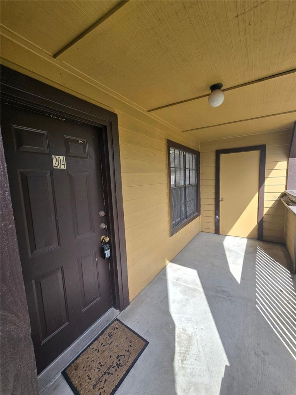 Photo of 300 Lakepointe Drive #204, Altamonte Springs, FL 32701 (MLS # S5140293)