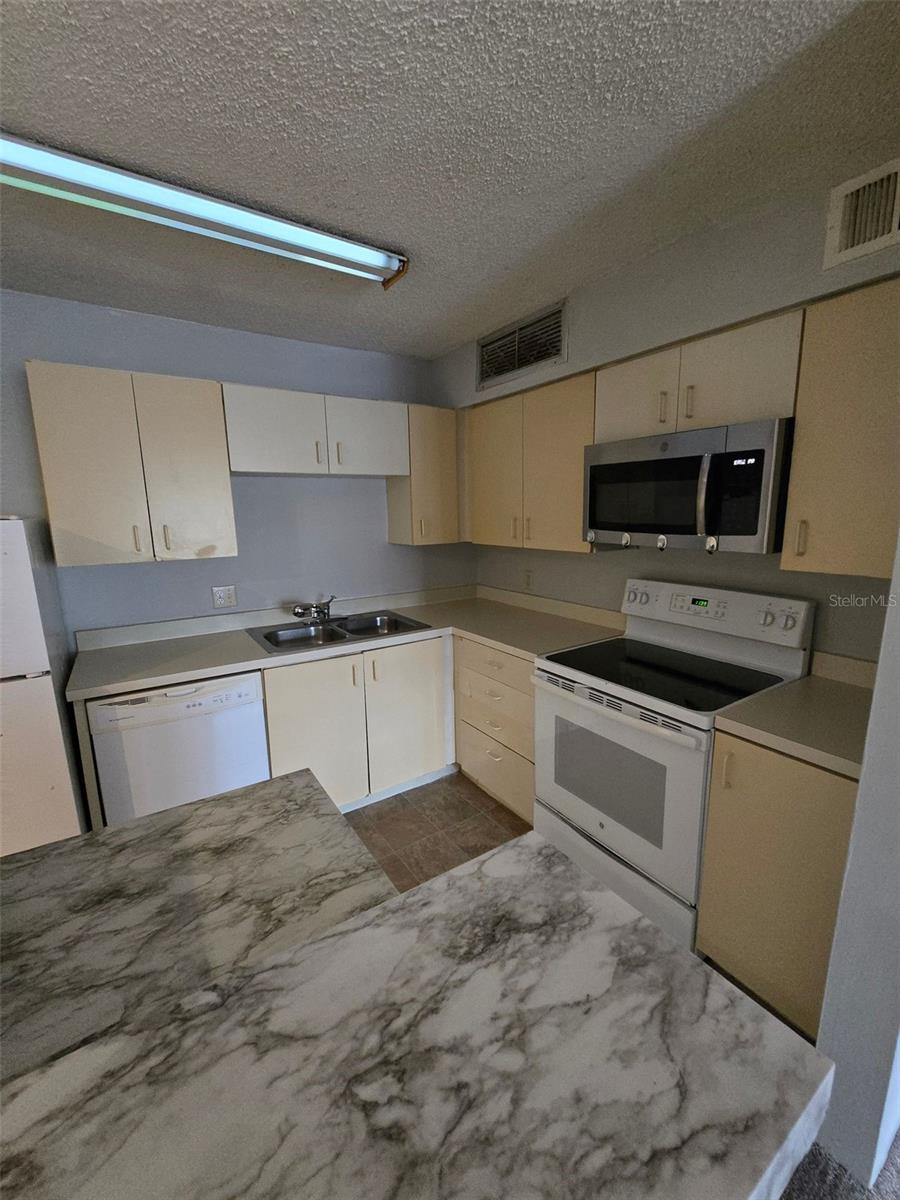 LAKEWOOD PARK A CONDO - Residential Lease