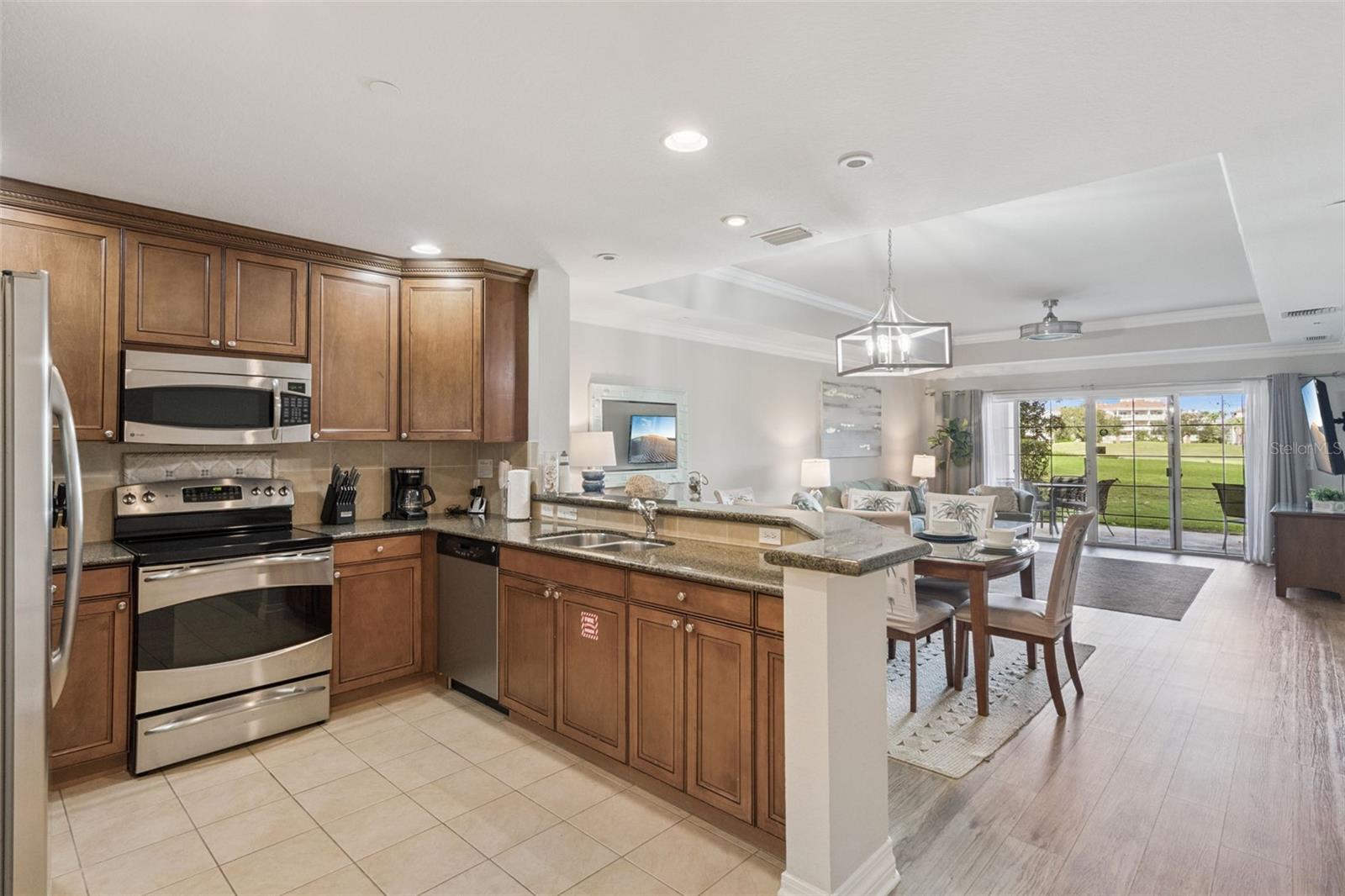 VILLAS AT REUNION SQUARE PH 5 A CONDO CB - Residential