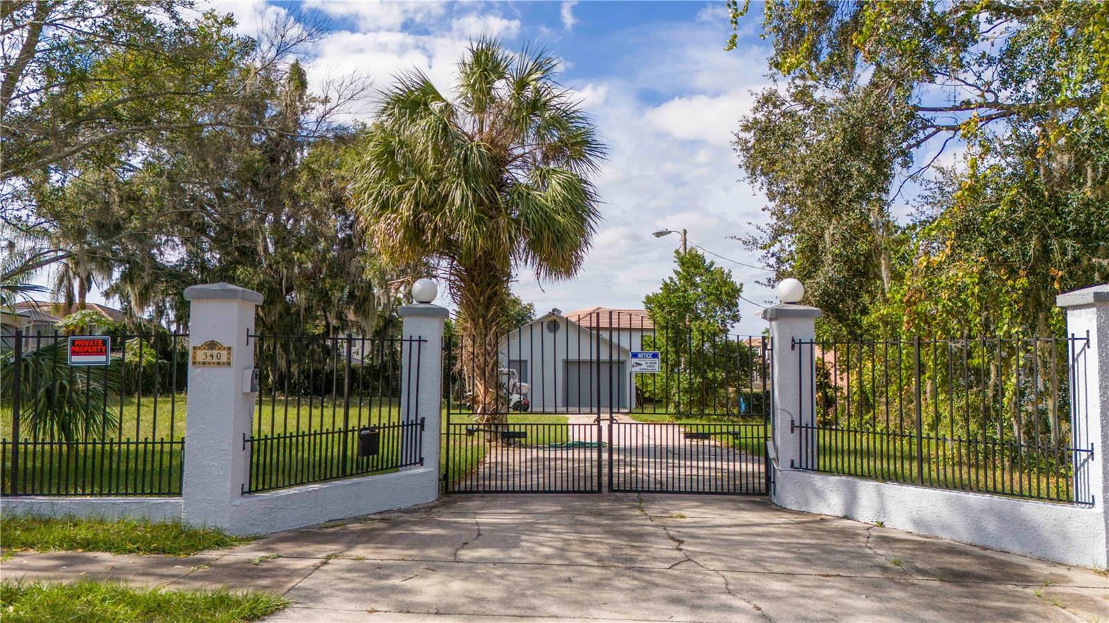 Amazing opportunity to purchase a residential land with a storage building in Haines City! Very well located, beautiful and quiet neibohood.
No HOA - No CDD
Schedule your showing today!