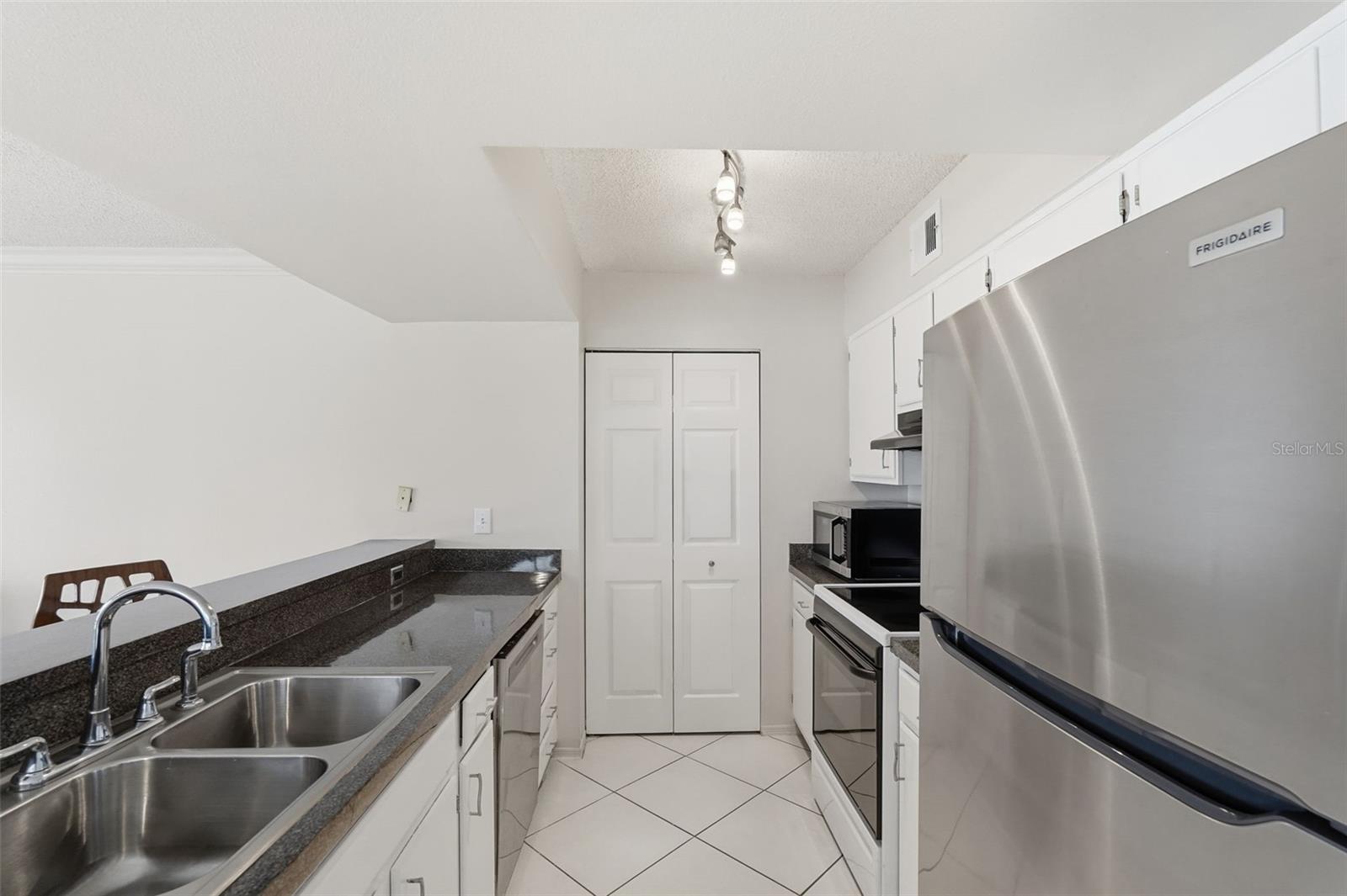 AUDUBON CONDO AT FEATHER SOUND - Residential