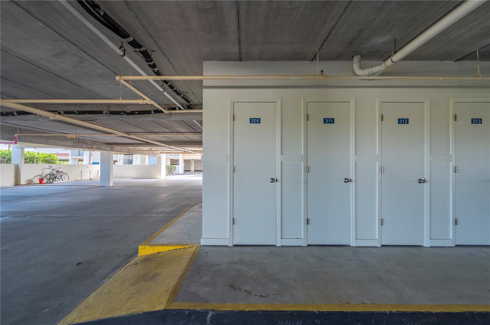 SANDPIPER KEY BLDG 07 - Residential