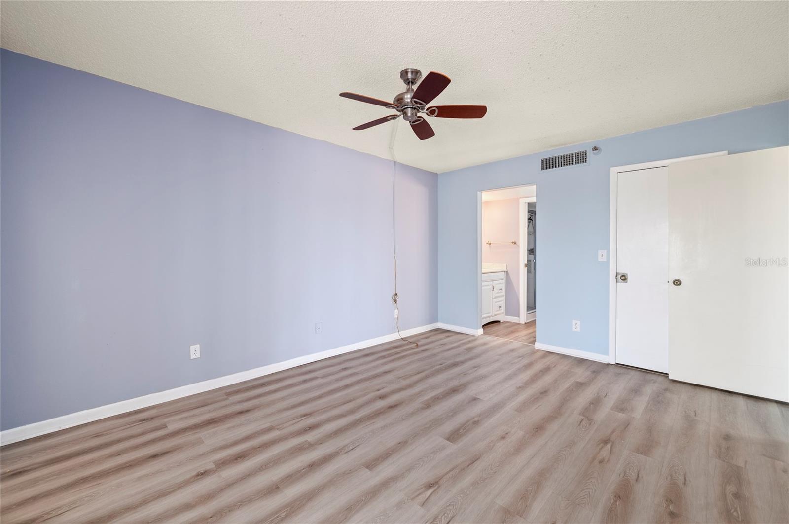SANDPIPER KEY BLDG 07 - Residential