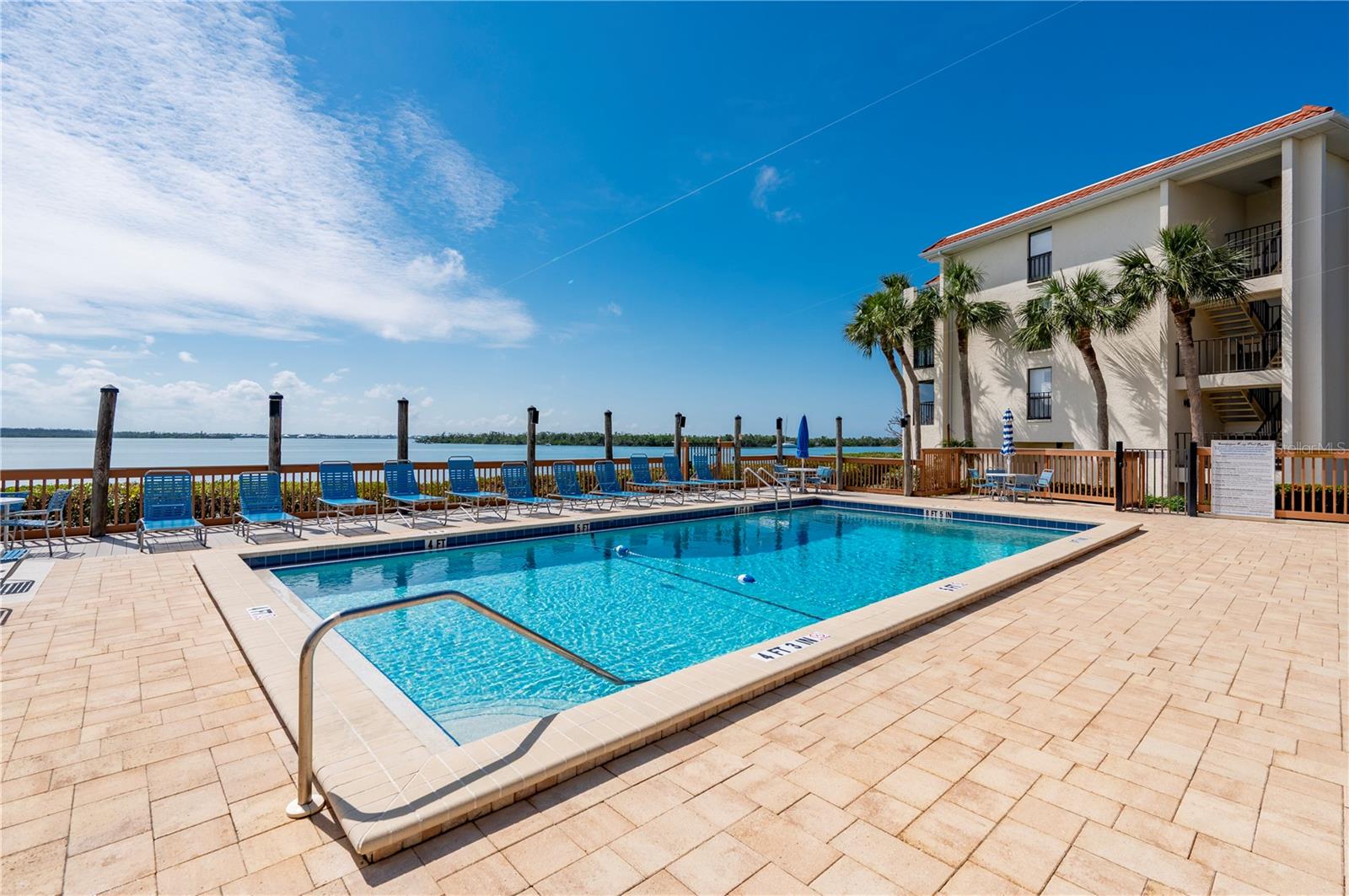 SANDPIPER KEY BLDG 07 - Residential