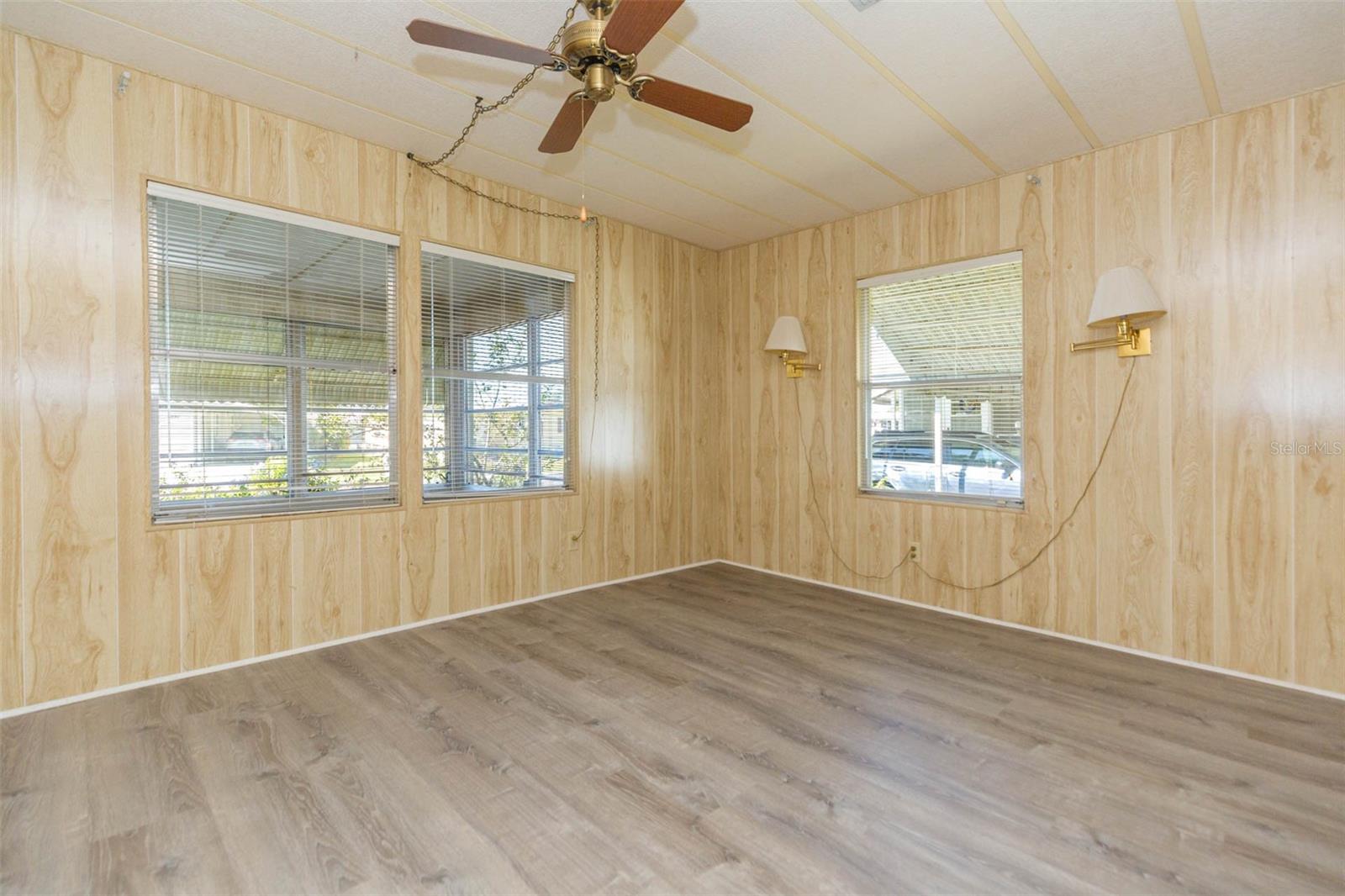 SHADY OAKS MOBILE MODULAR ESTATES - Residential