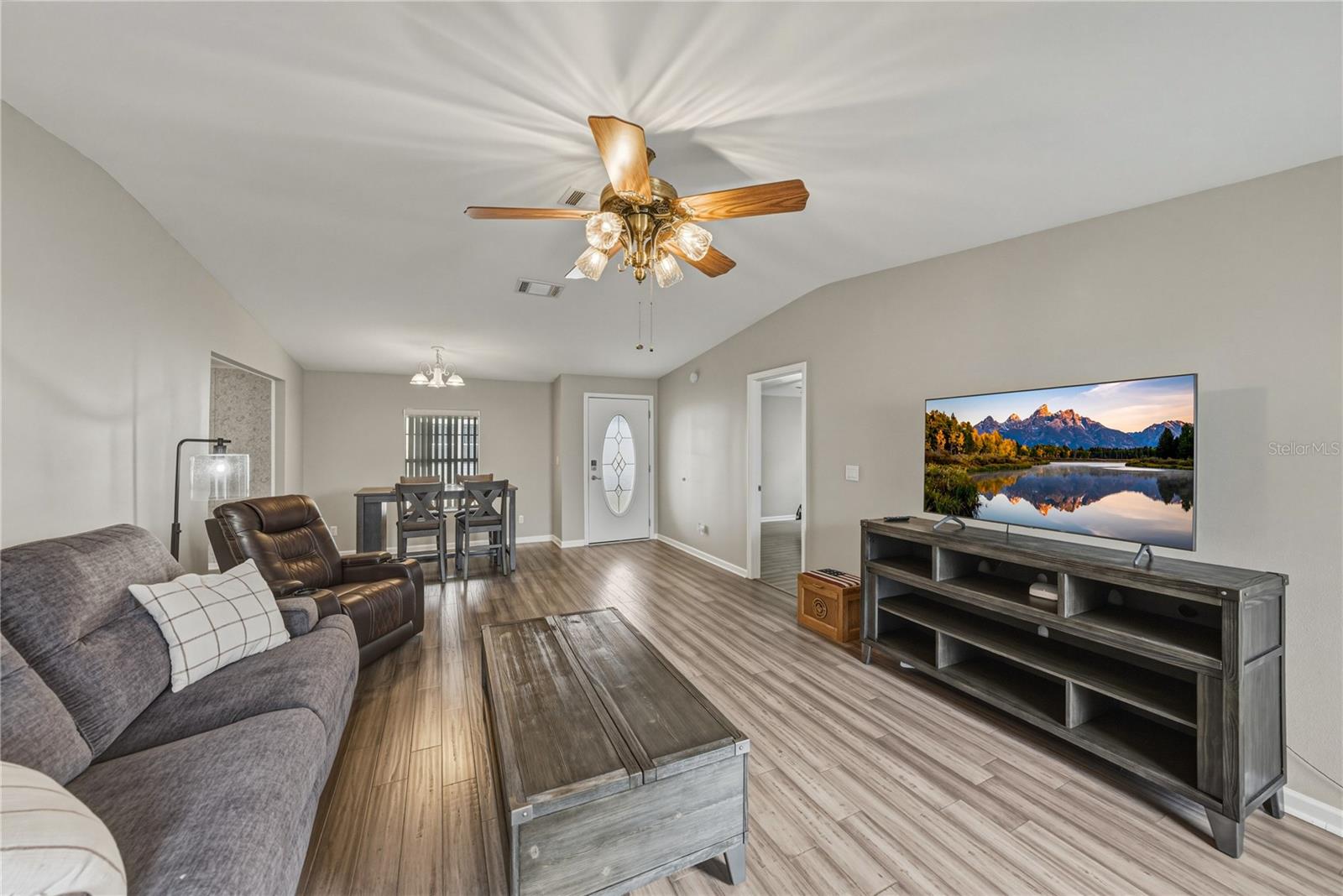 GRAND HORIZONS PH 01 - Residential