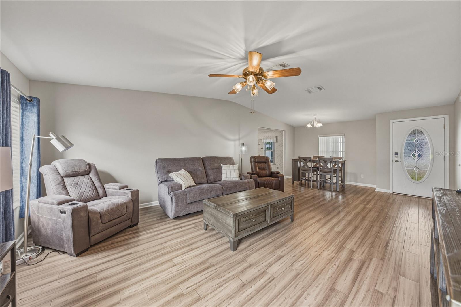 GRAND HORIZONS PH 01 - Residential