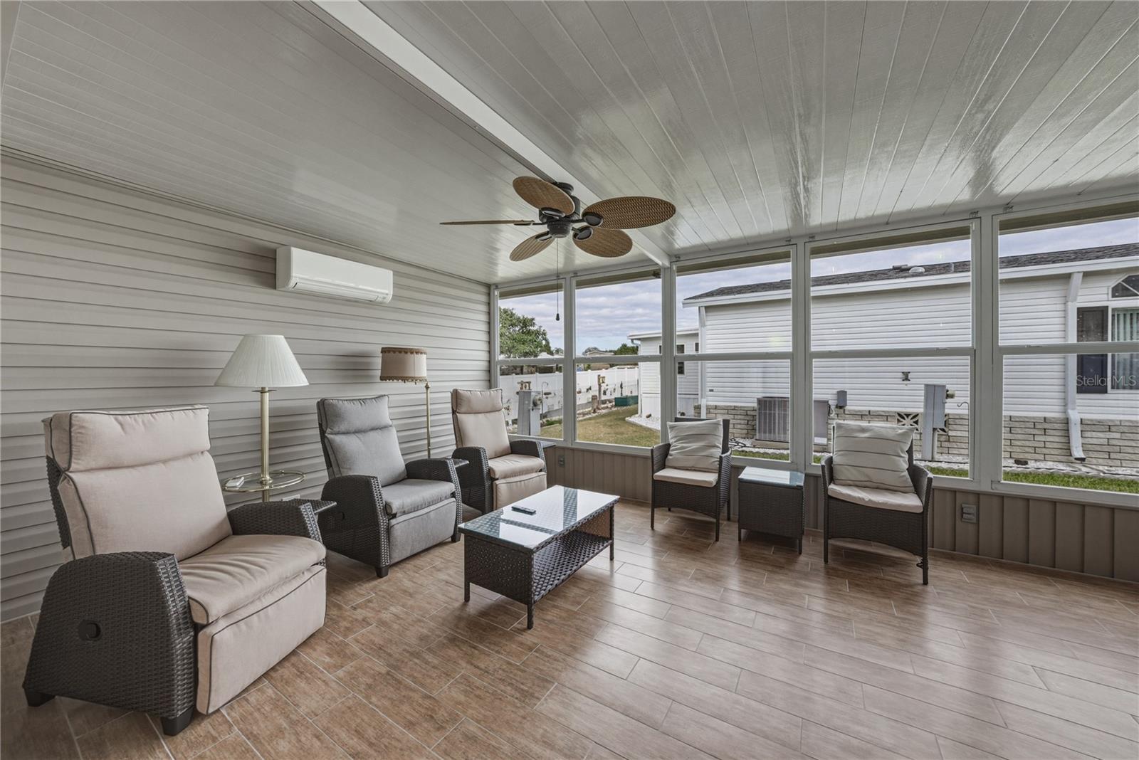 GRAND HORIZONS PH 01 - Residential