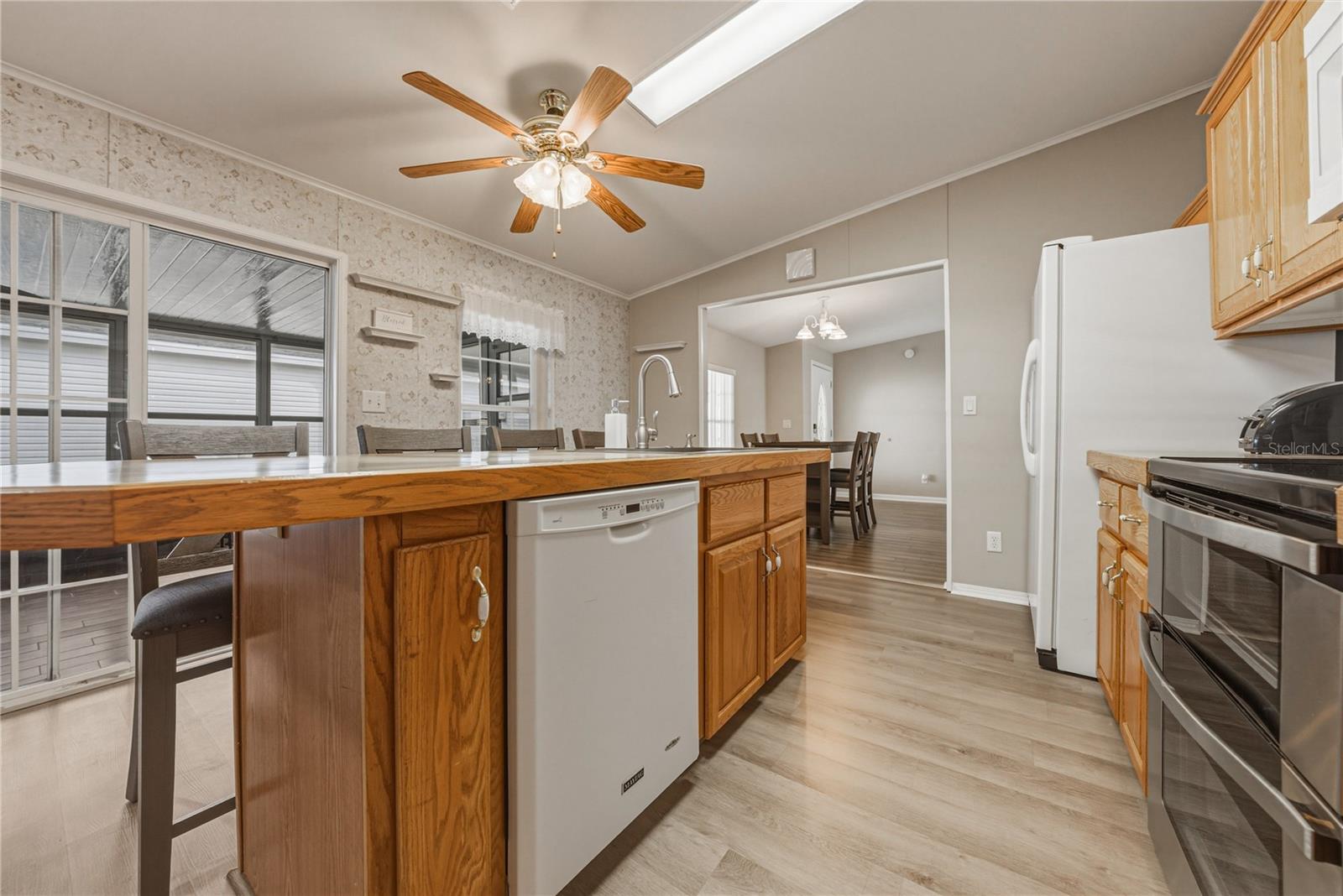 GRAND HORIZONS PH 01 - Residential