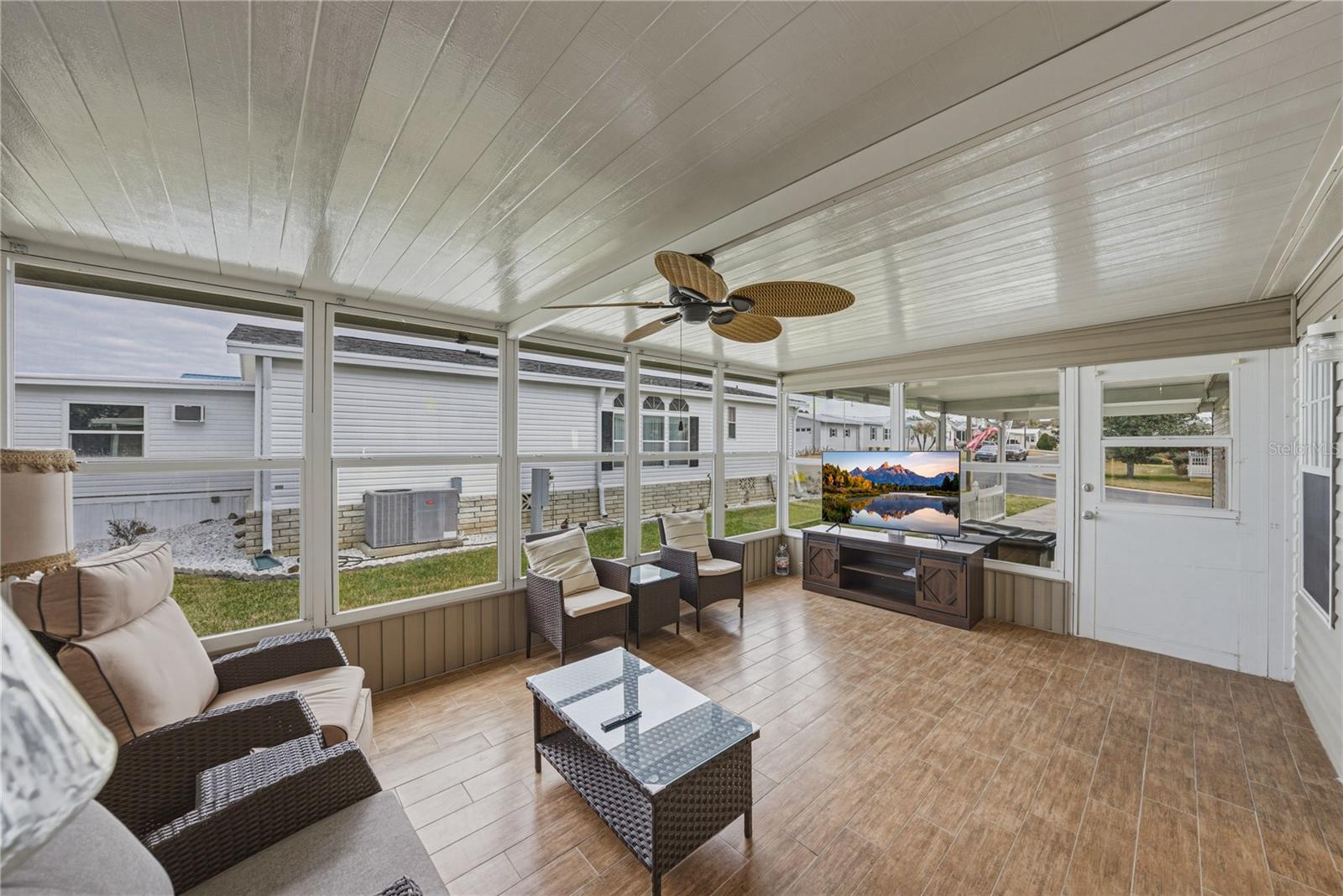 GRAND HORIZONS PH 01 - Residential