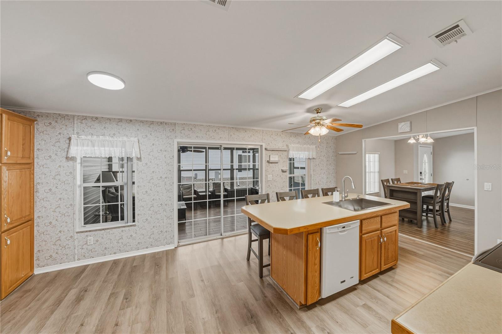 GRAND HORIZONS PH 01 - Residential