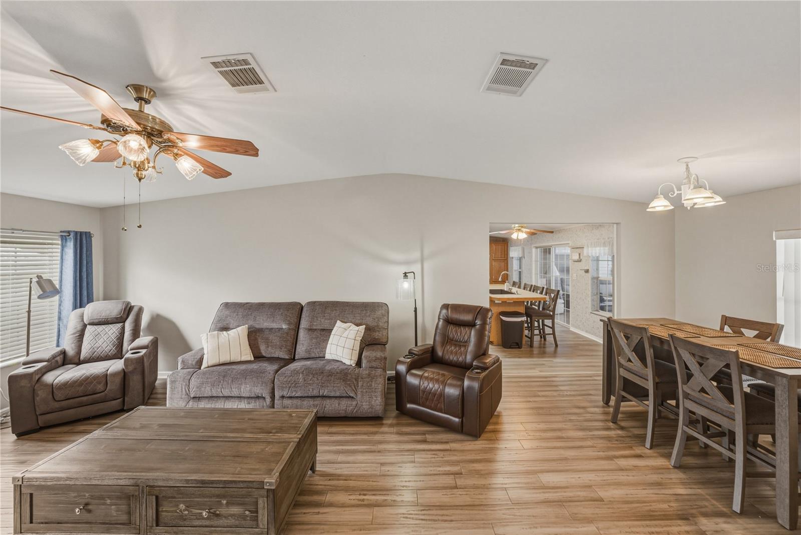 GRAND HORIZONS PH 01 - Residential