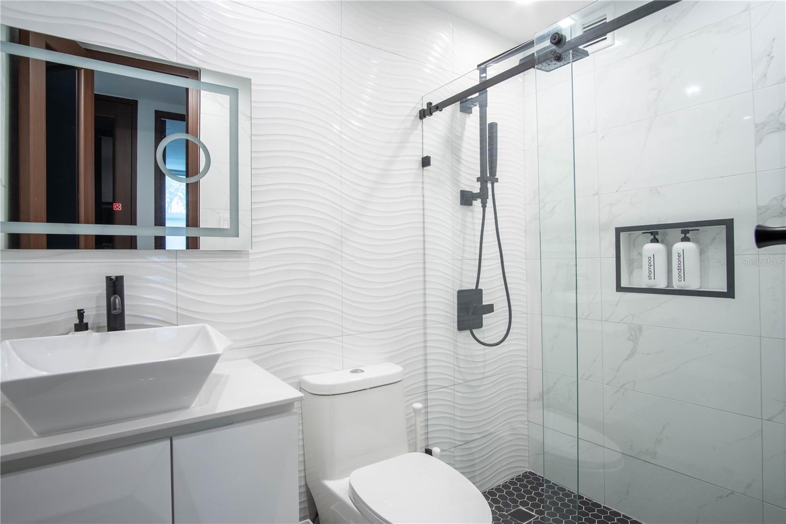 PALMANOVA VILLAGE - Residential Lease