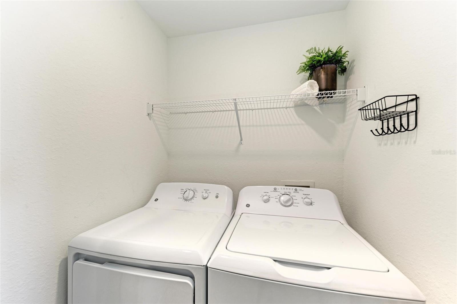 LAKEWOOD NATIONAL PH I TERRACE VII - Residential Lease