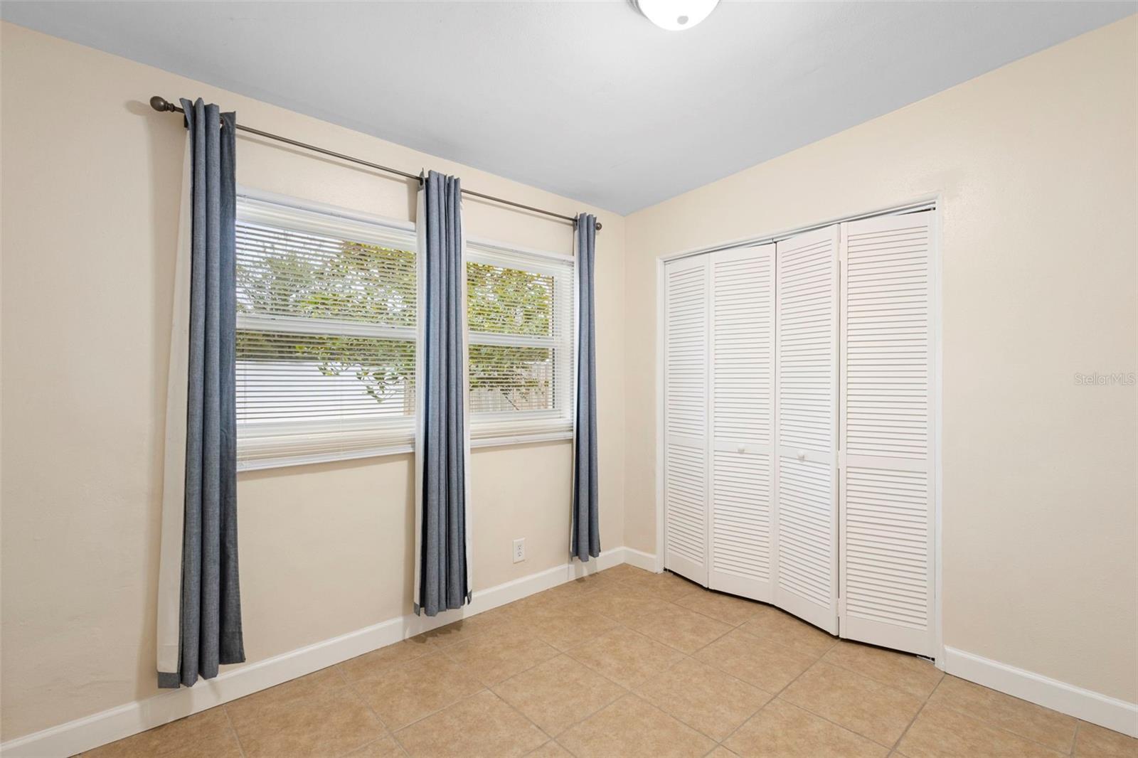 SUNLAND ESTATES AMD - Residential