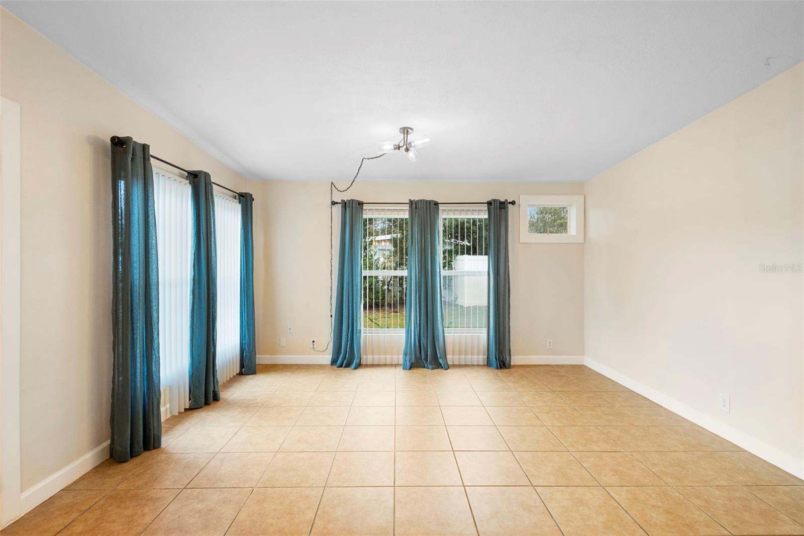 SUNLAND ESTATES AMD - Residential