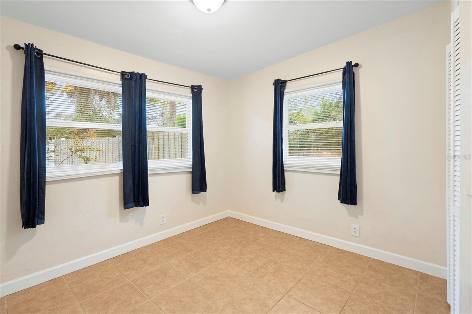 SUNLAND ESTATES AMD - Residential