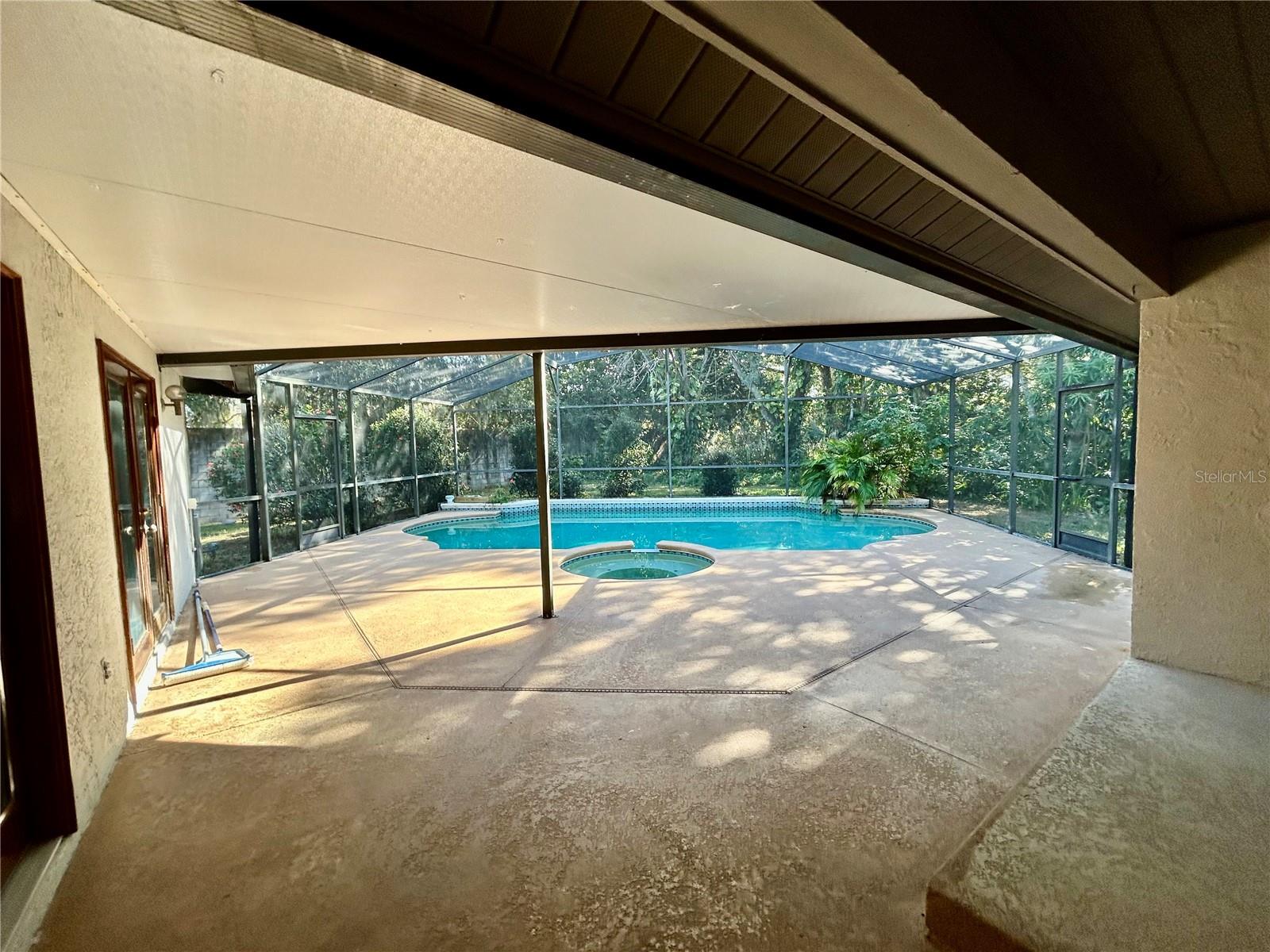 LAKE MARY JESS SHORES - Residential Lease