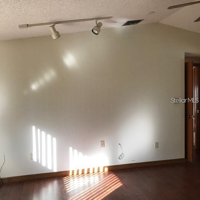 LAKE MARY JESS SHORES - Residential Lease