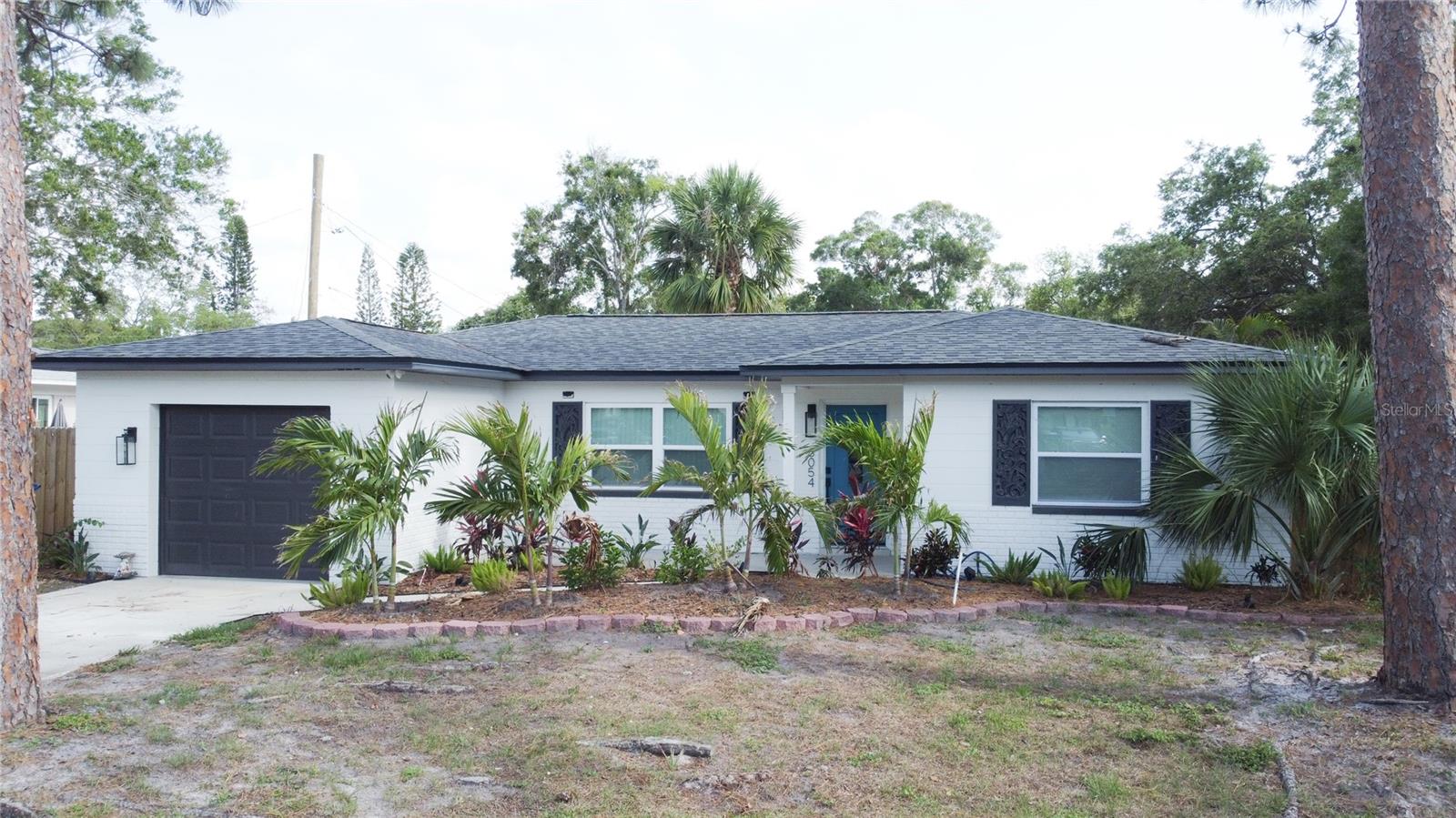 Escape to paradise with this stunning 2-bedroom, 1-bathroom VACATION RENTAL in Largo FL. Newly renovated and fully furnished with all new appliances and furnishings, this house offers the perfect blend of comfort and style for your getaway. Step inside to find a bright and airy living space, complete with modern decor and all the amenities you need for a relaxing stay. The fully equipped kitchen makes meal preparation a breeze, while cozy bedrooms provide a peaceful retreat after a day of adventure. Outside, a beautiful screened patio awaits in the backyard, ideal for enjoying the Florida sunshine or dining al fresco with loved ones. The expansive backyard, fully fenced for privacy, offers plenty of space for outdoor activities and relaxation. Located just 3 miles from the pristine white sands of the Gulf of Mexico in Indian Rocks Beach, this vacation rental puts you within easy reach of water sports, boat rentals, and other aquatic attractions. Clearwater Beach is also nearby, along with a variety of restaurants and shops for all your dining and entertainment needs. Whether you're seeking adventure or relaxation, this fully renovated vacation rental provides the perfect home base for your Florida getaway.
Book your stay today and start making memories that will last a lifetime! AVAILABLE FOR A MINIMUM 3 NIGHT STAY, WEEK AND A MONTH. RATE PUBLISHED IS MONTHLY RATE. NIGHTLY RATE IS $150-$200 DEPENDING ON THE TIME OF YEAR PLUS CLEANING AND TAX. $500 SECURITY DEPOSIT. MONTHLY RATE FOR JAN, FEB, MAR IS $3500 AND NIGHTLY RATE IS $200. HOLIDAY RATES AVAILABLE
