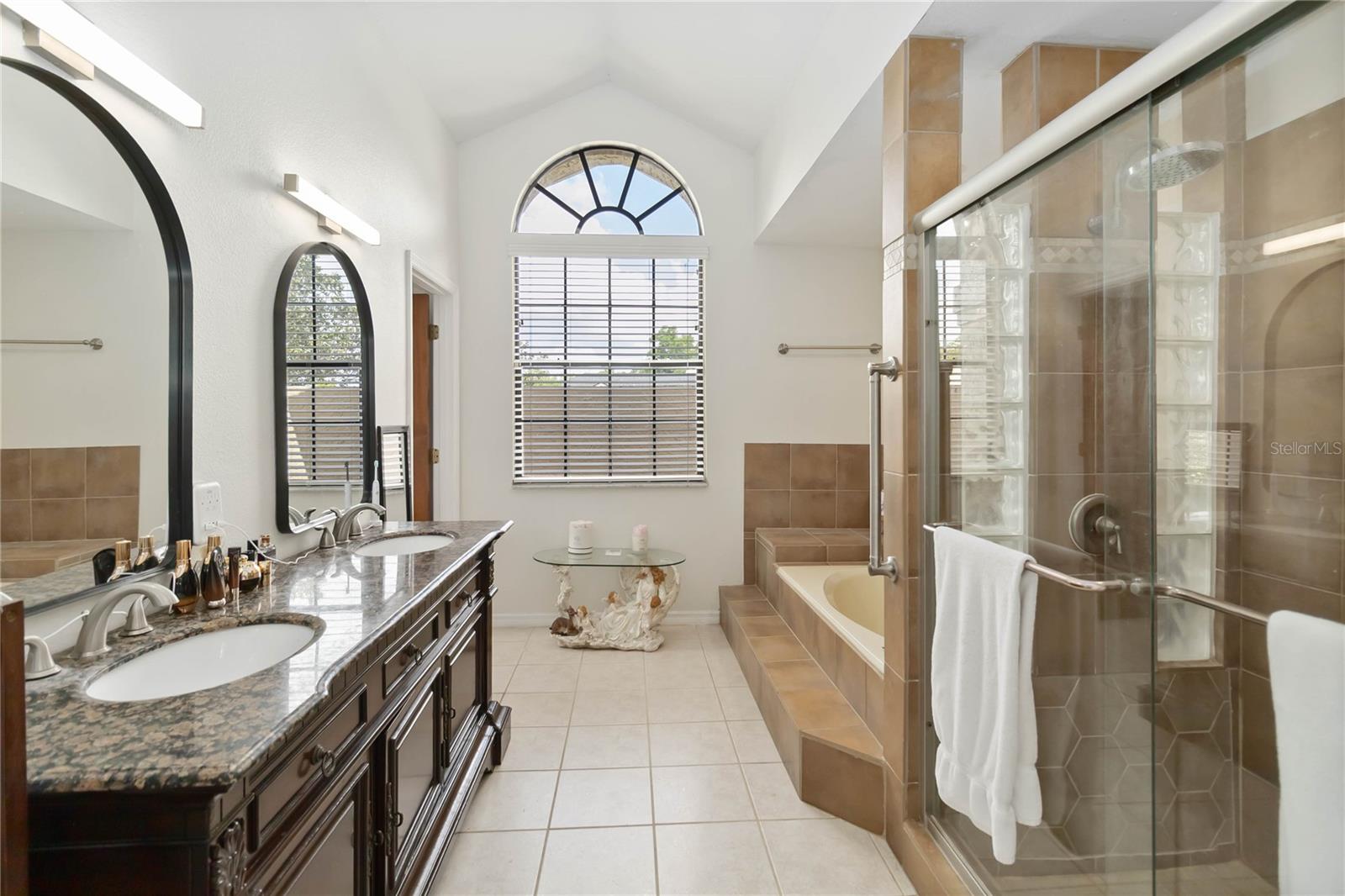 BELLE MEADE UNIT 2 - Residential