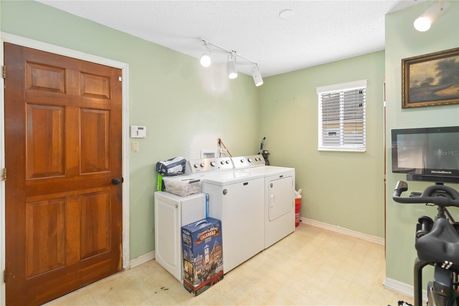 BELLE MEADE UNIT 2 - Residential