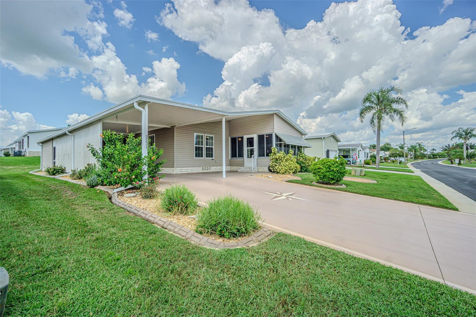 GRAND HORIZONS - Residential