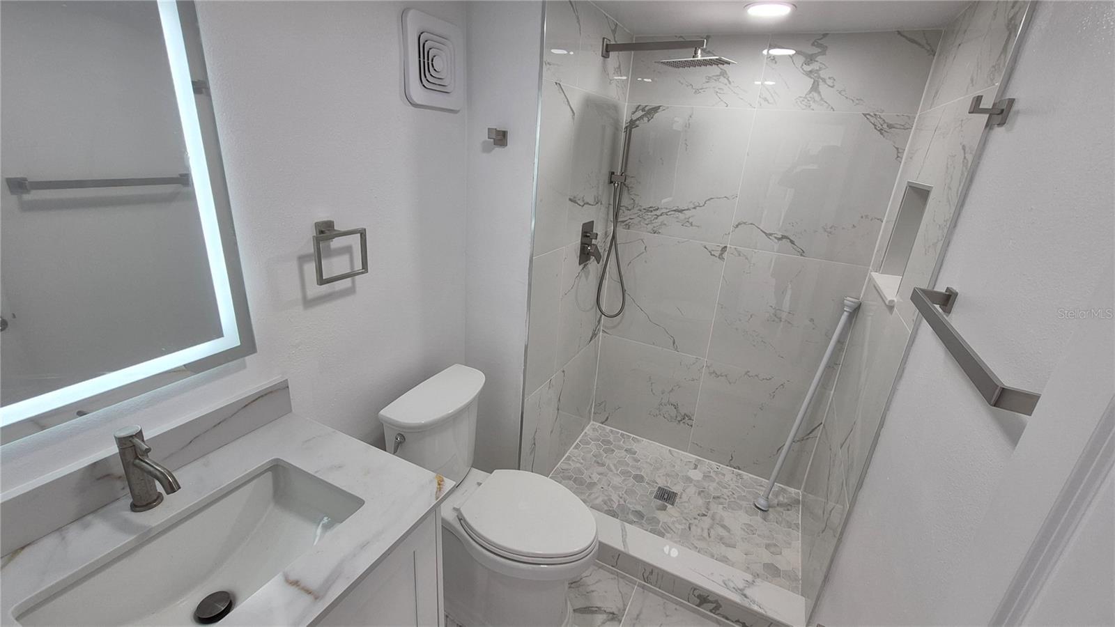 FAIROAKS NORTH A CONDO - Residential Lease