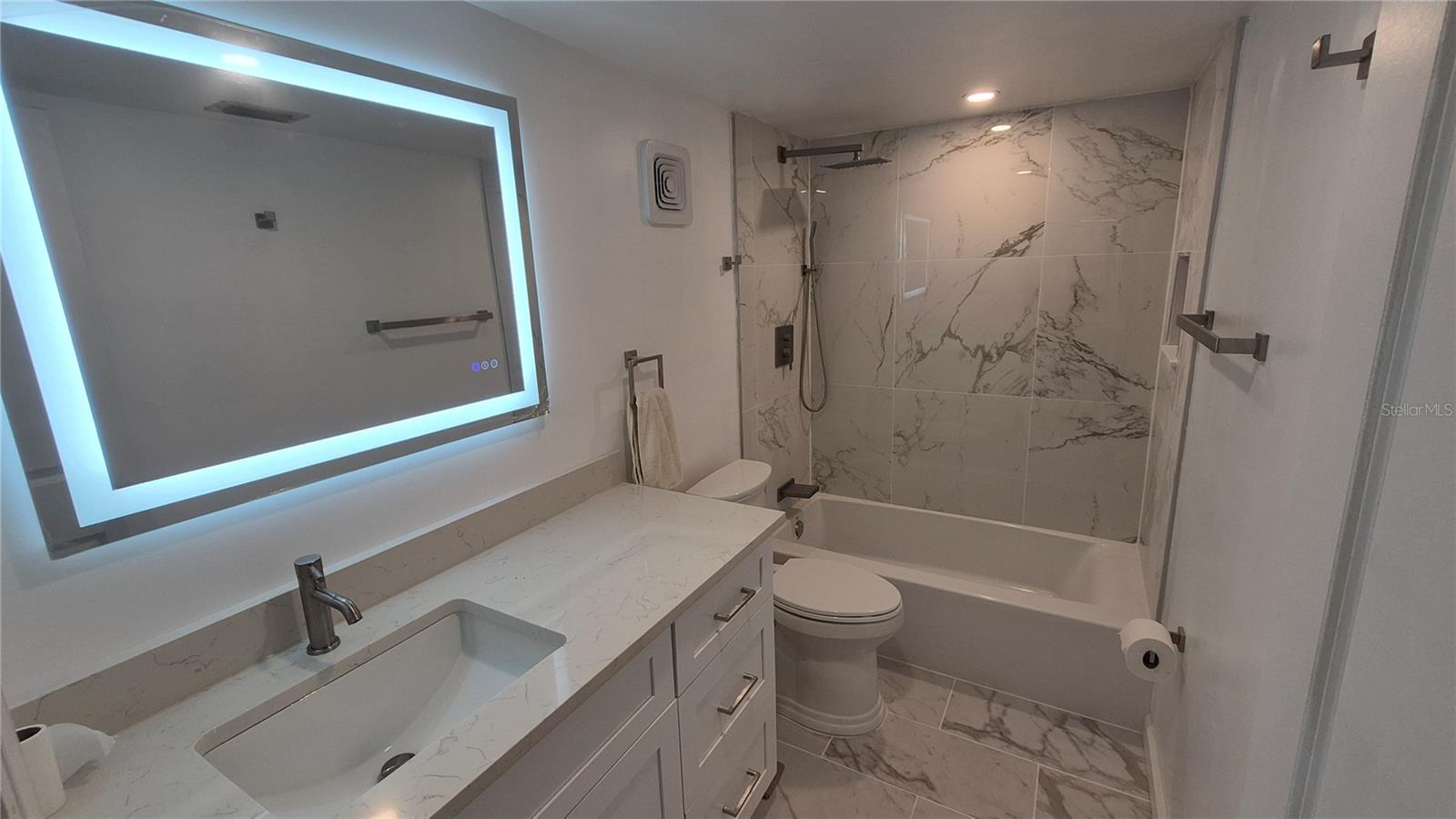 FAIROAKS NORTH A CONDO - Residential Lease