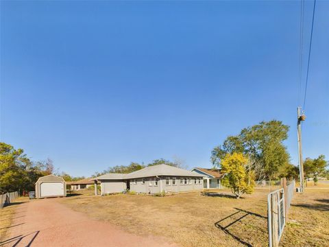 A home in LAKE WALES