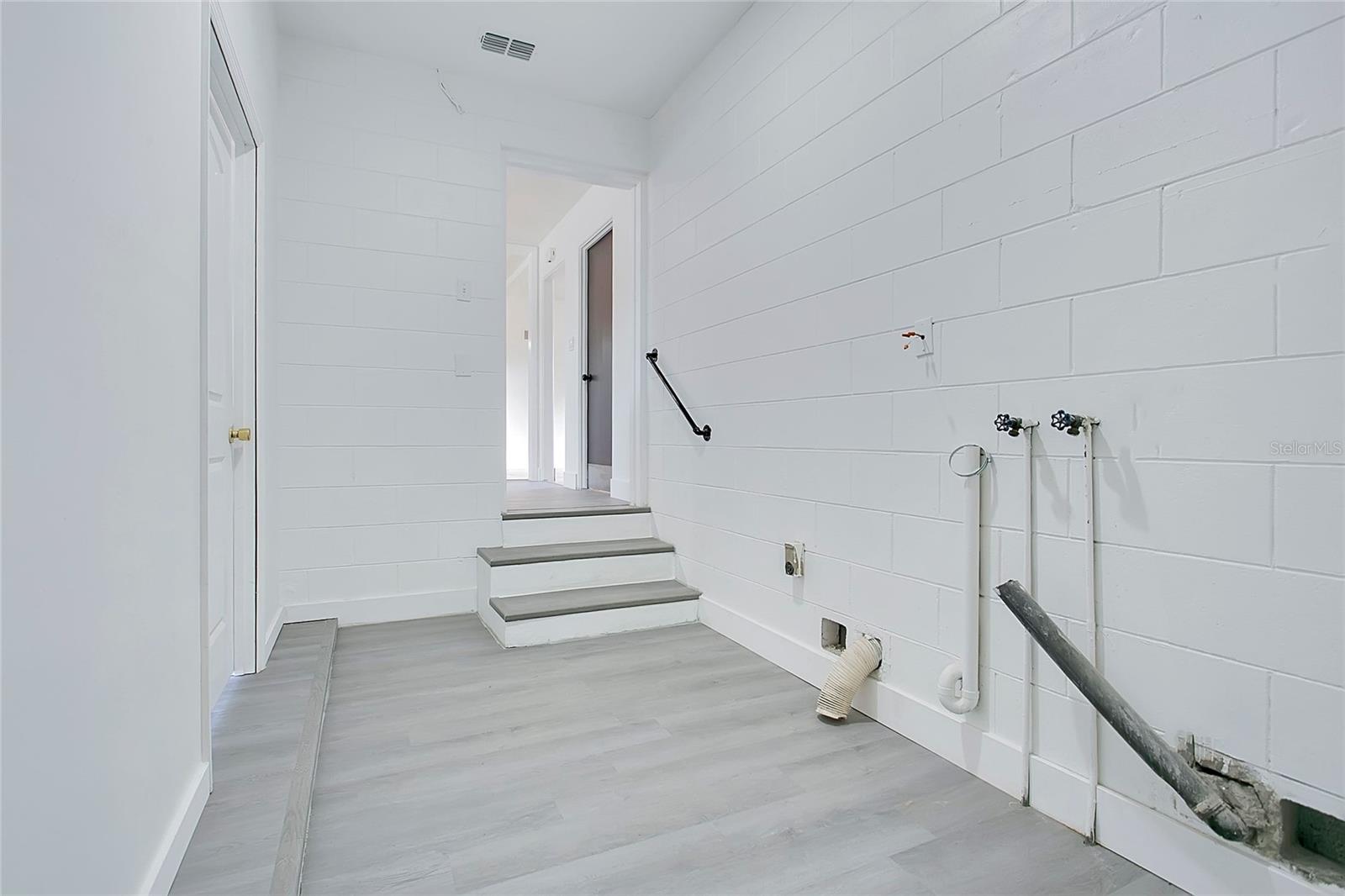 CAROL COURT - Residential