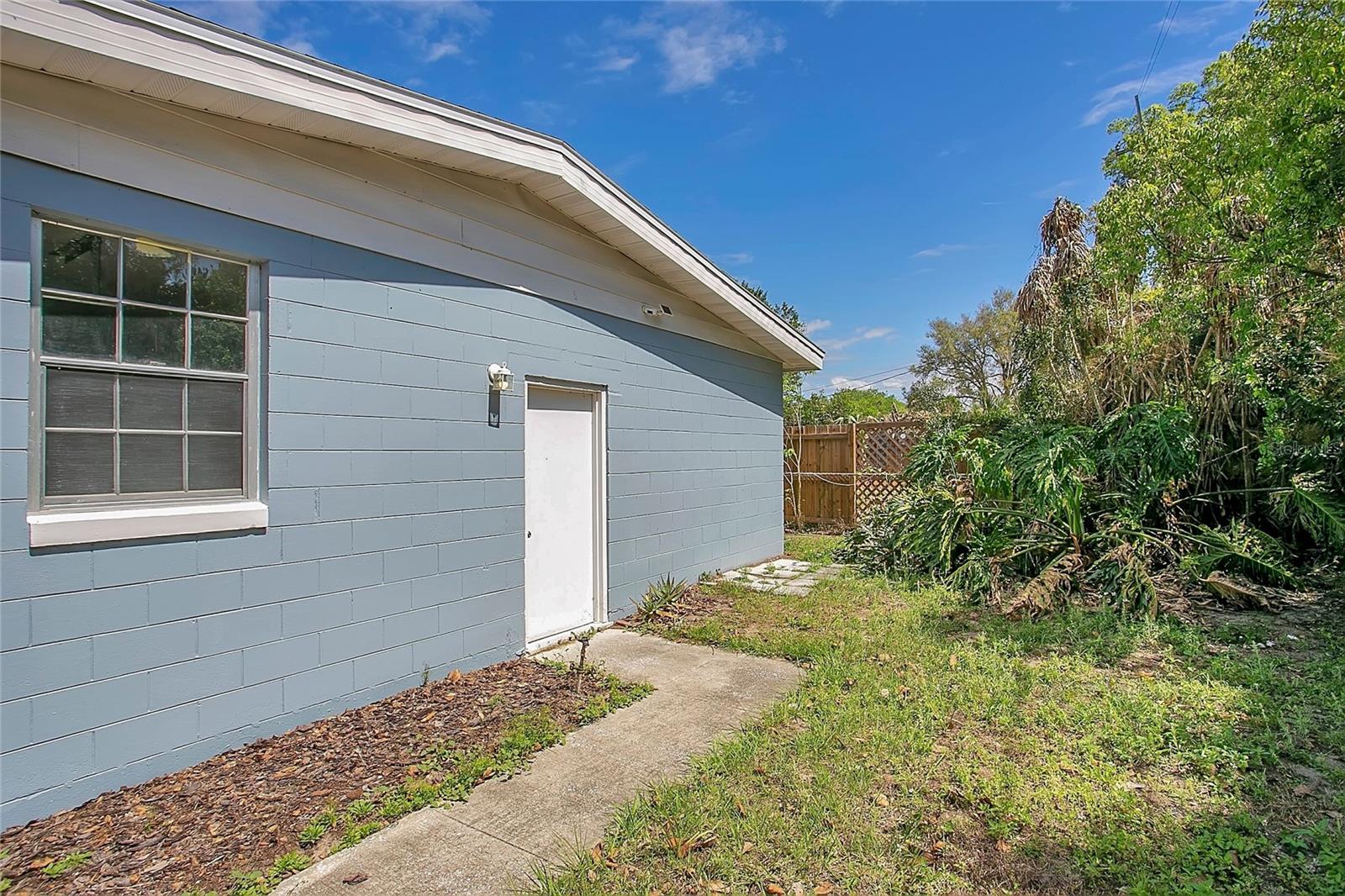 CAROL COURT - Residential