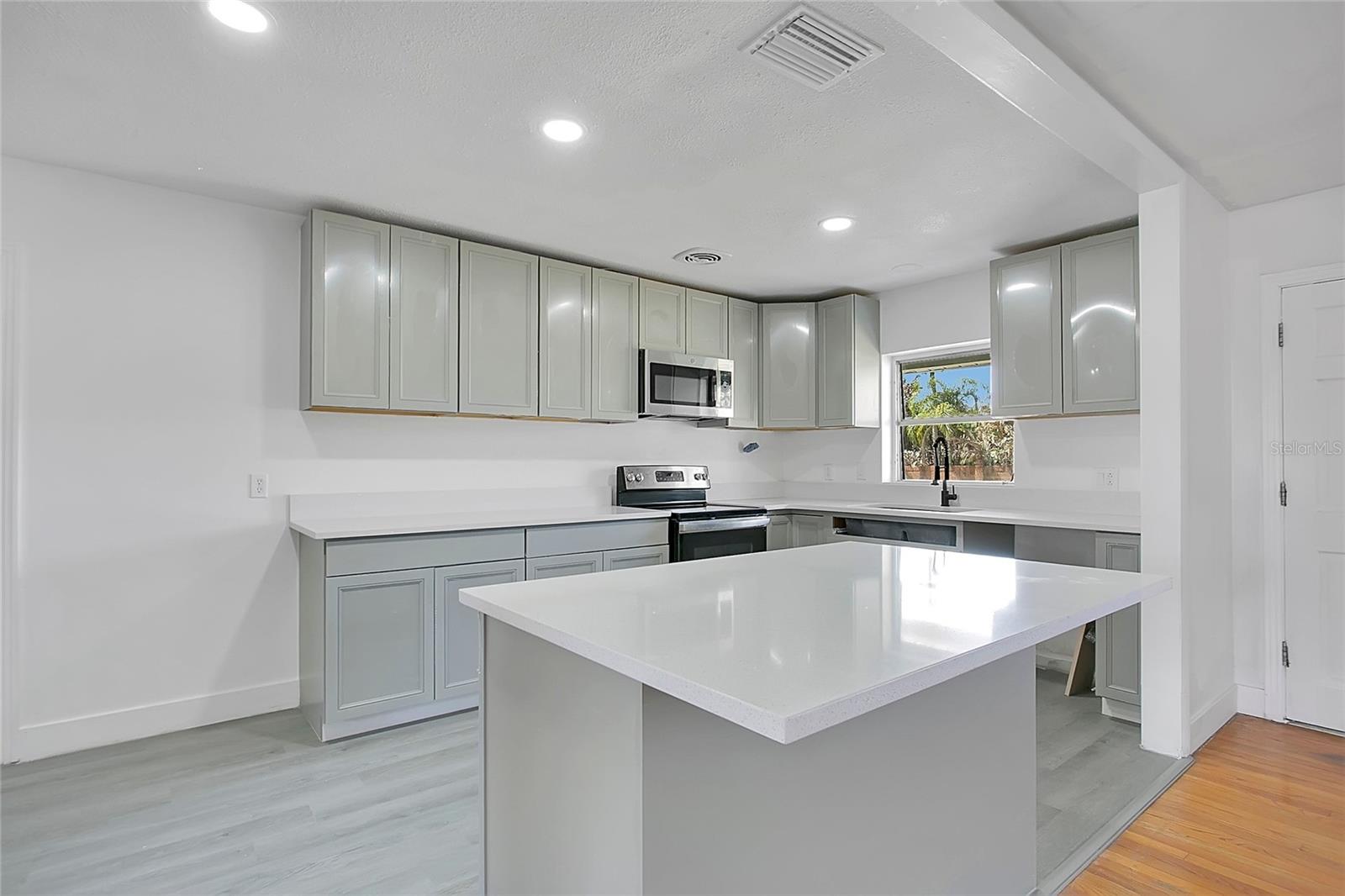 CAROL COURT - Residential