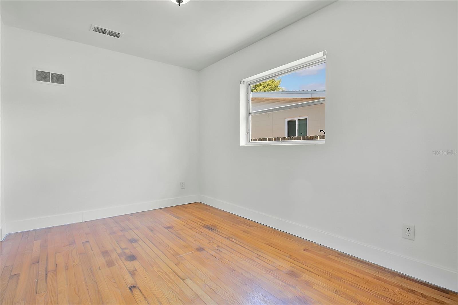 CAROL COURT - Residential