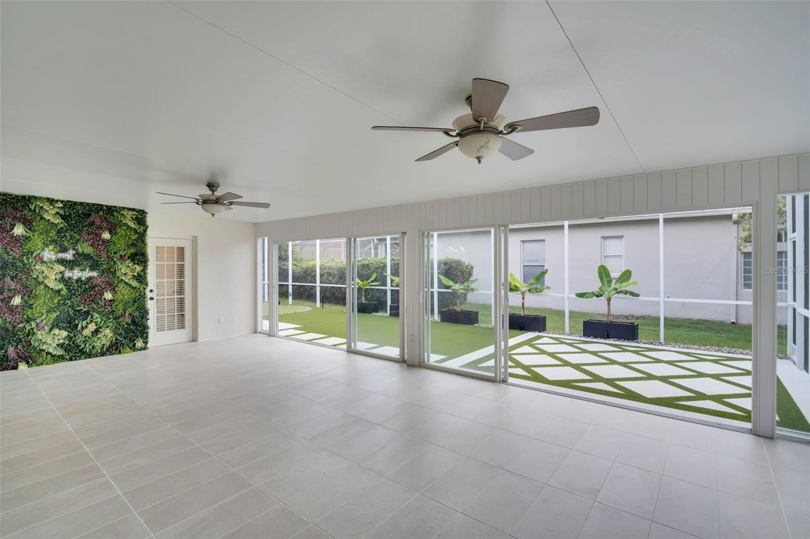 TAMPA PALMS AREA 4 PRCL 20 - Residential