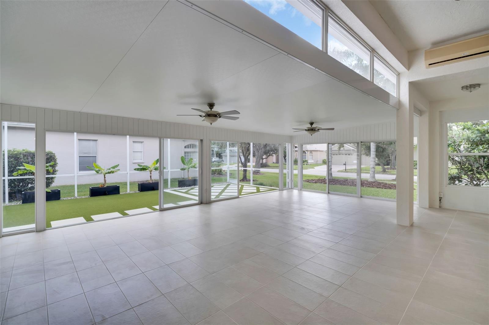 TAMPA PALMS AREA 4 PRCL 20 - Residential