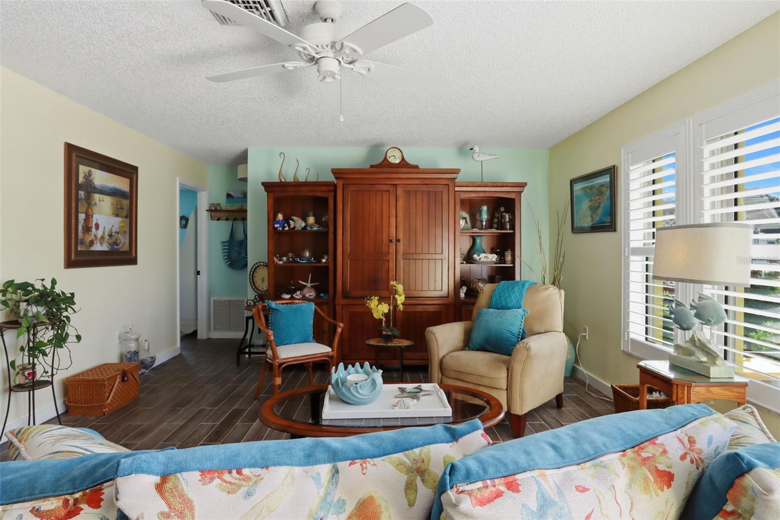 Search Properties for Sale 4 510 CIRCLEWOOD DRIVE P1-2
