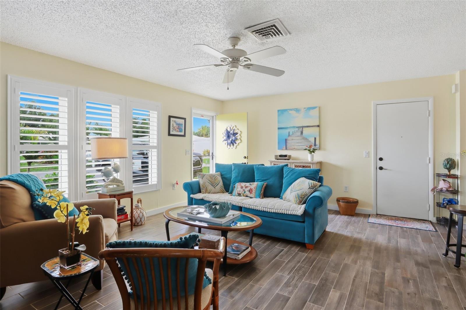 Search Properties for Sale 2 510 CIRCLEWOOD DRIVE P1-2