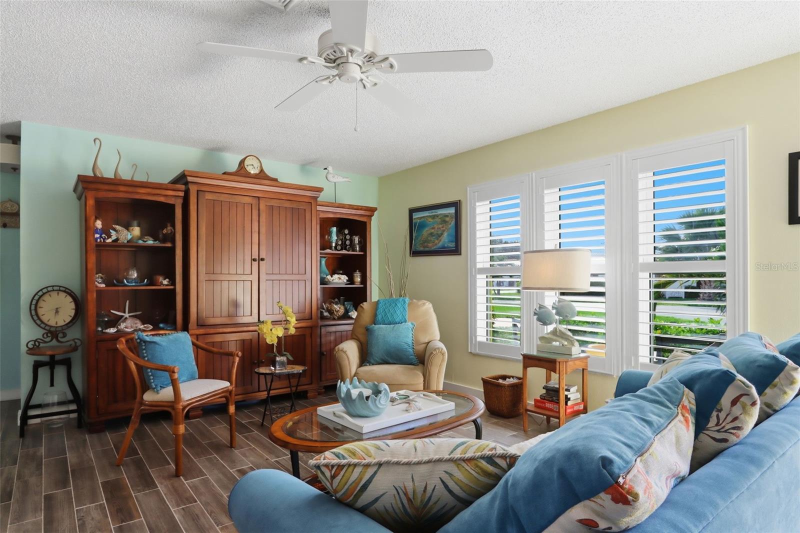 Search Properties for Sale 3 510 CIRCLEWOOD DRIVE P1-2