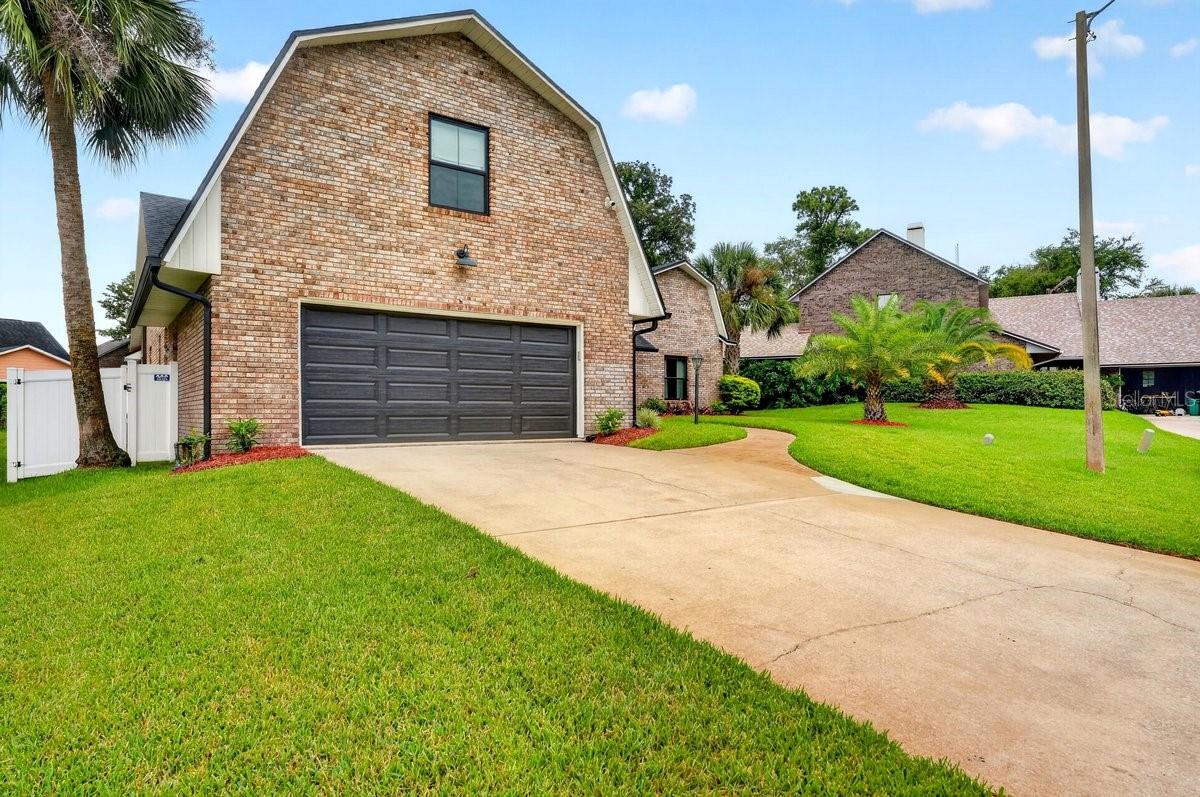 3 FOX HOLLOW DRIVE