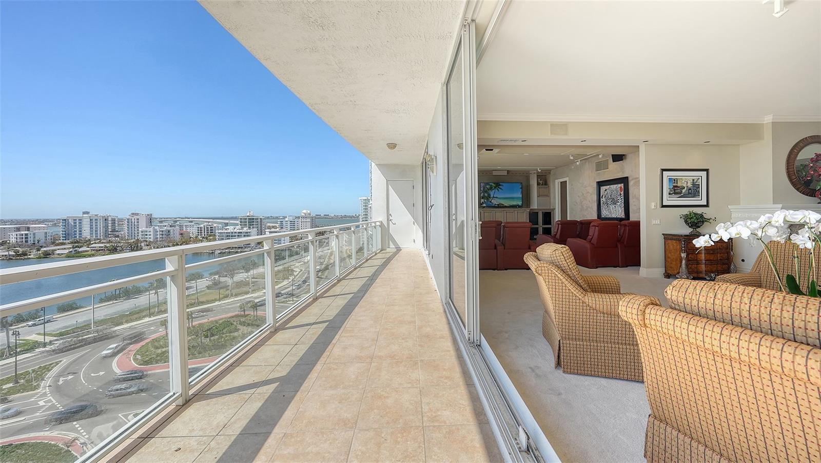 MARINA TOWER - Residential