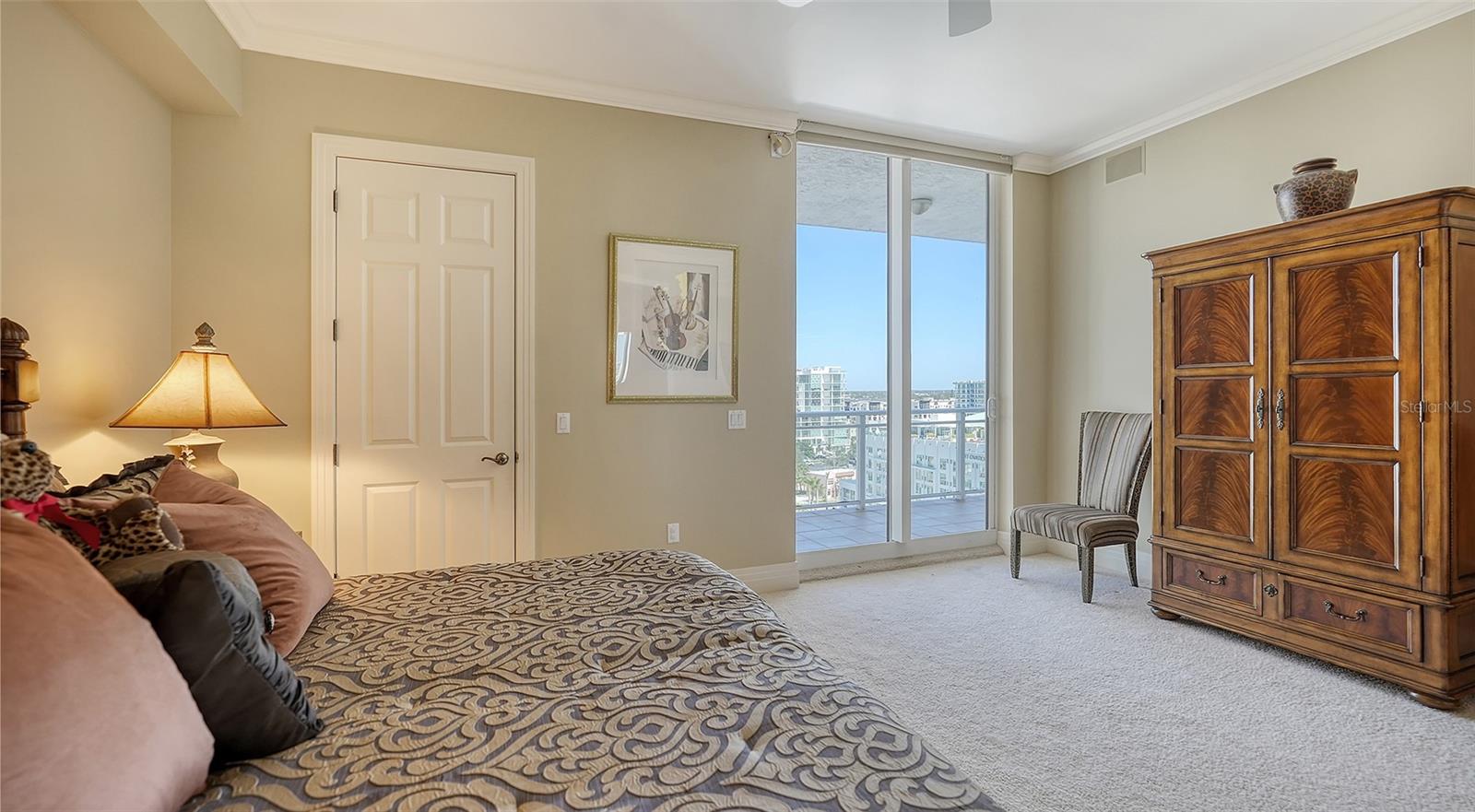 MARINA TOWER - Residential