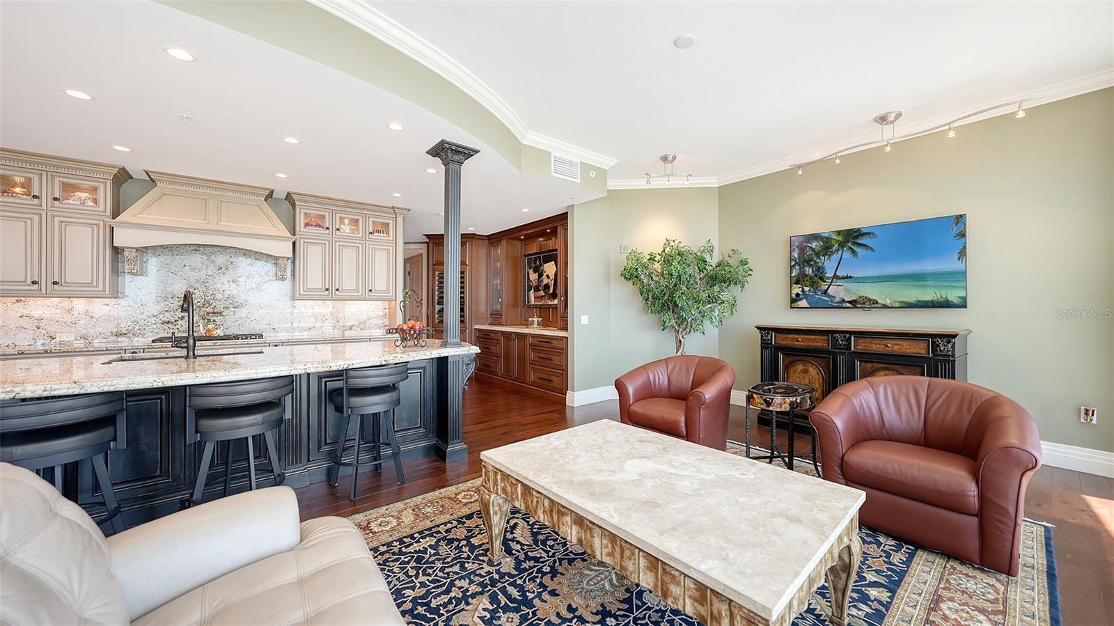 MARINA TOWER - Residential